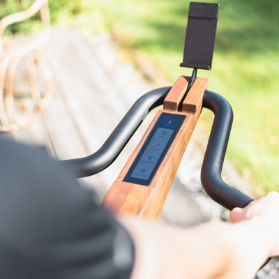 NOHRD Bike V2 Oak Indoor-Fahrrad mit integriertem Touchscreen – Eichenholz – Kostenlose Installation