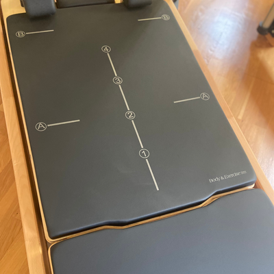 Tour de reformage Pilates en bois - Bois de hêtre - Pilates corporel et d'exercice P002